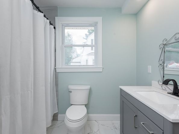398 Plymouth St, Bridgewater MA 02324