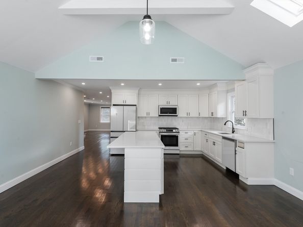 398 Plymouth St, Bridgewater MA 02324