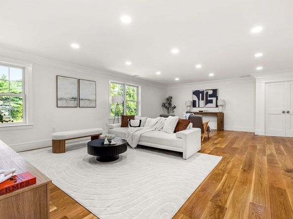 20 Wheeler Ln, Natick MA 01760
