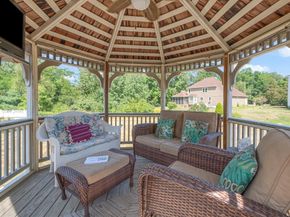 10 Crane Cir, Shrewsbury MA 01545