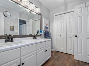 10 Crane Cir, Shrewsbury MA 01545