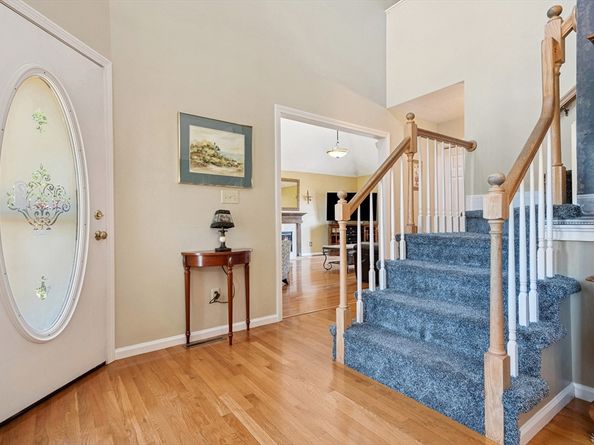 10 Crane Cir, Shrewsbury MA 01545