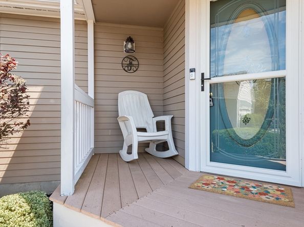 10 Crane Cir, Shrewsbury MA 01545