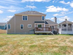 10 Crane Cir, Shrewsbury MA 01545