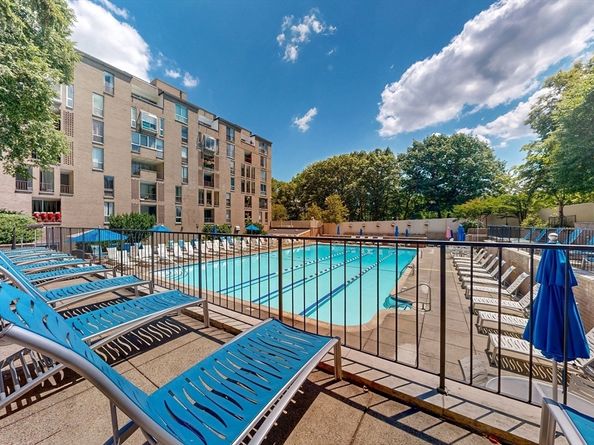 77 Pond Avenue 1207, Brookline MA 02445