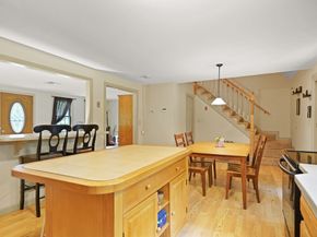 128 High St, Rochester MA 02770