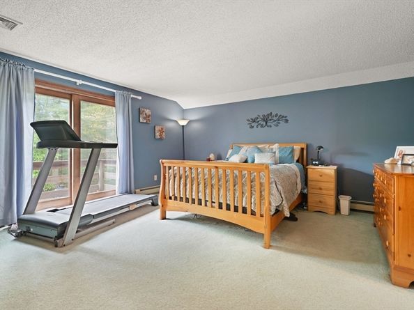 128 High St, Rochester MA 02770