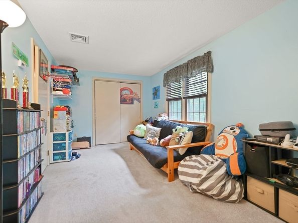 128 High St, Rochester MA 02770