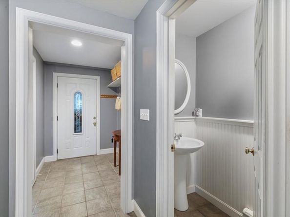 13 Laurel Rd, Newburyport MA 01950