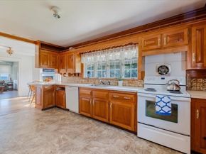 70 Hedge Rd, Plymouth MA 02360