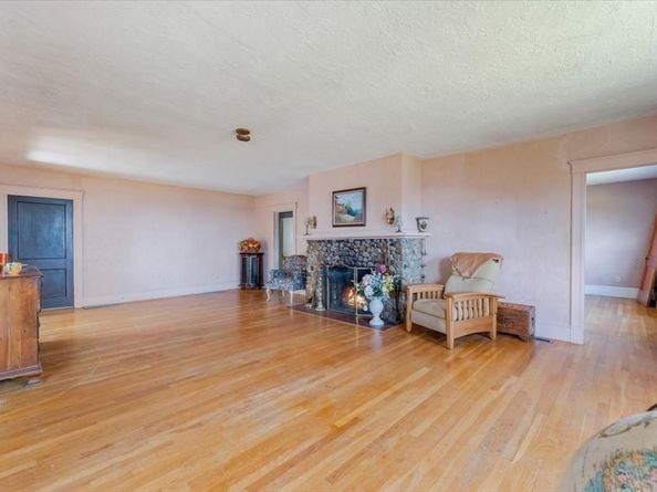 70 Hedge Rd, Plymouth MA 02360