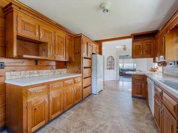 70 Hedge Rd, Plymouth MA 02360
