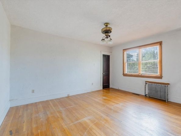 70 Hedge Rd, Plymouth MA 02360