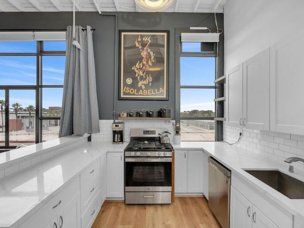 4053 Harlan Street 311, Emeryville CA 94608