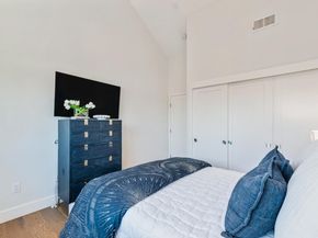 16 Hillview Avenue, Redwood City CA 94062