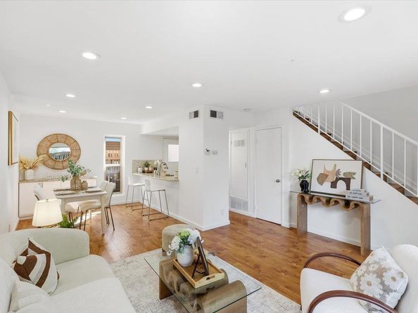 236 E Red Oak Drive B, Sunnyvale CA 94086