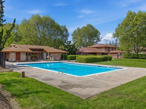 236 E Red Oak Drive B, Sunnyvale CA 94086
