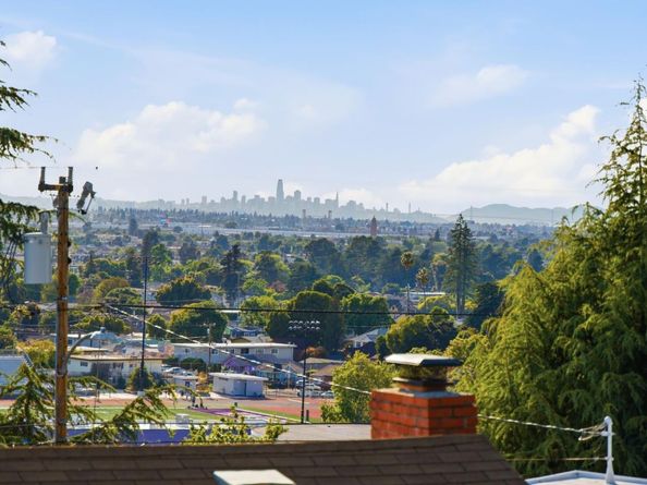 8622 Thermal Street, Oakland CA 94605