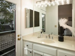 426 Hillwood Court 303, Mountain View CA 94040