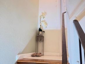 2701 Lone Bluff Way 18, San Jose CA 95111
