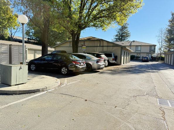 2701 Lone Bluff Way 18, San Jose CA 95111
