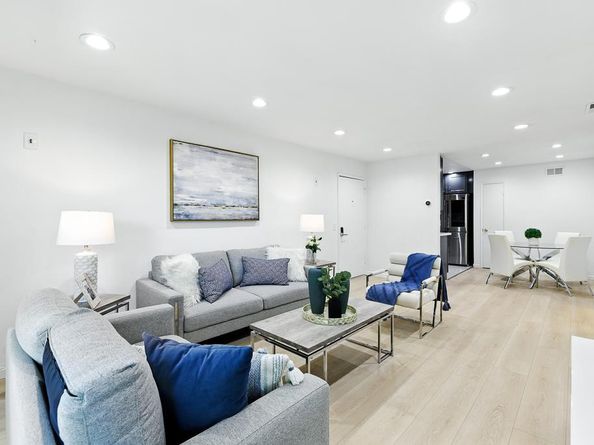 2452 W Bayshore Road Unit 6, Palo Alto CA 94303