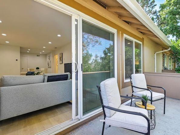 2452 W Bayshore Road Unit 6, Palo Alto CA 94303
