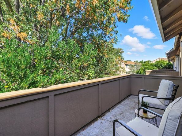 2452 W Bayshore Road Unit 6, Palo Alto CA 94303