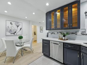 2452 W Bayshore Road Unit 6, Palo Alto CA 94303