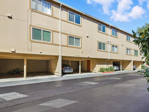 2452 W Bayshore Road Unit 6, Palo Alto CA 94303