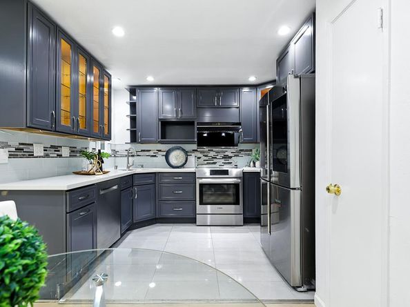 2452 W Bayshore Road Unit 6, Palo Alto CA 94303