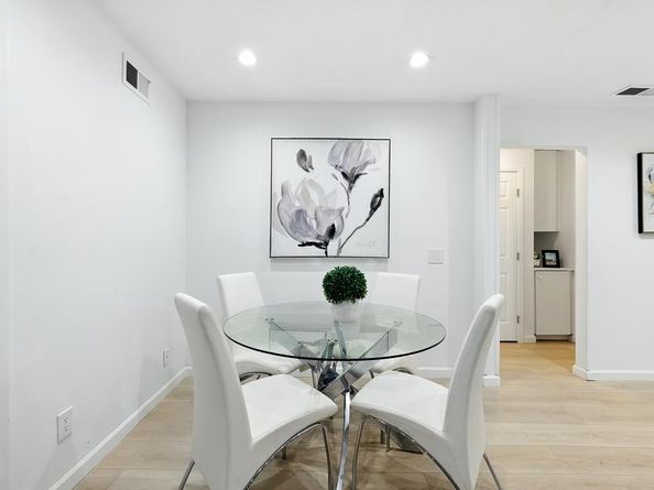 2452 W Bayshore Road Unit 6, Palo Alto CA 94303
