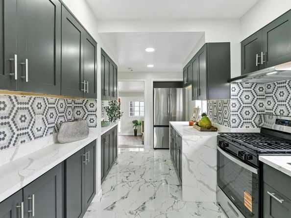 230 Rhine Street, San Francisco CA 94112