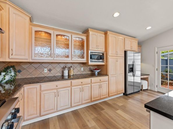 4163 Park Boulevard, Palo Alto CA 94306