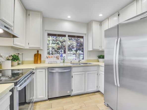 442 Costa Mesa Terrace D, Sunnyvale CA 94085