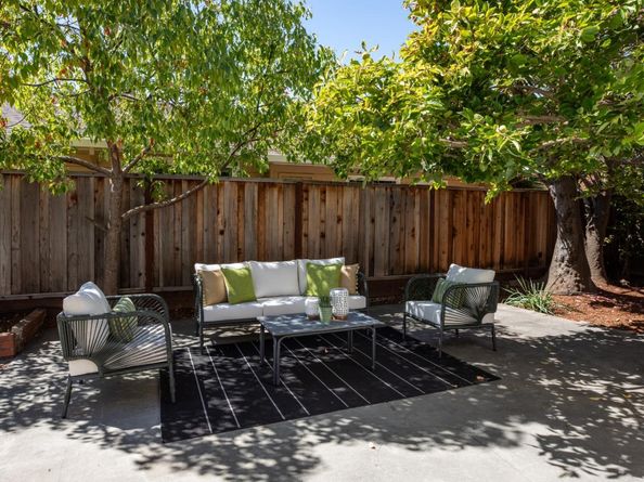 1494 Kings Lane, Palo Alto CA 94303