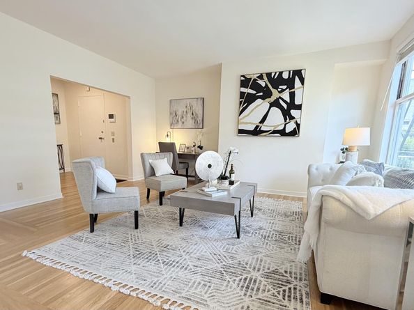 2205 Sacramento Street 302, San Francisco CA 94115