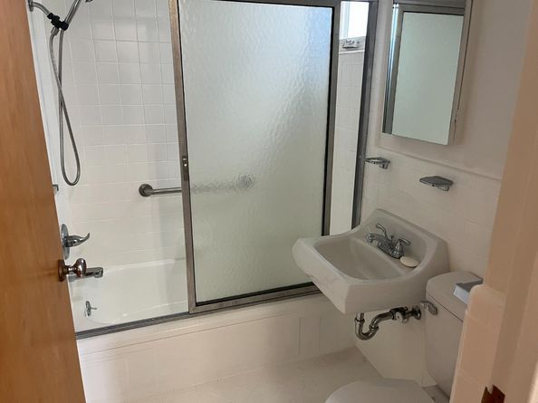 Taraval, San Francisco CA 94116