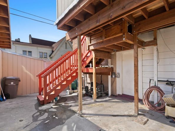 1049 55th Street, Oakland CA 94608