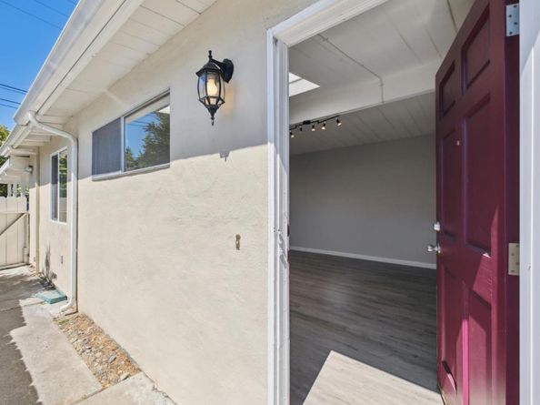 3271 Alma Street, Palo Alto CA 94306