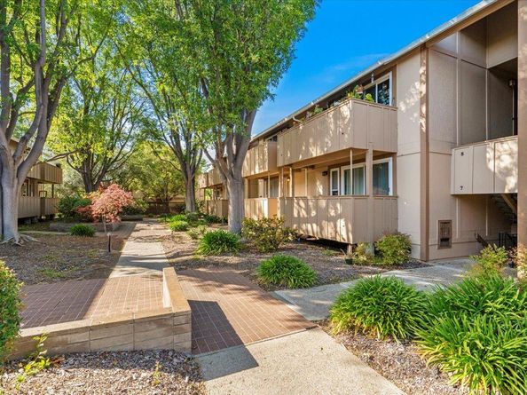 2466 W Bayshore Road 5, Palo Alto CA 94303