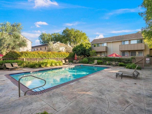 2466 W Bayshore Road 5, Palo Alto CA 94303