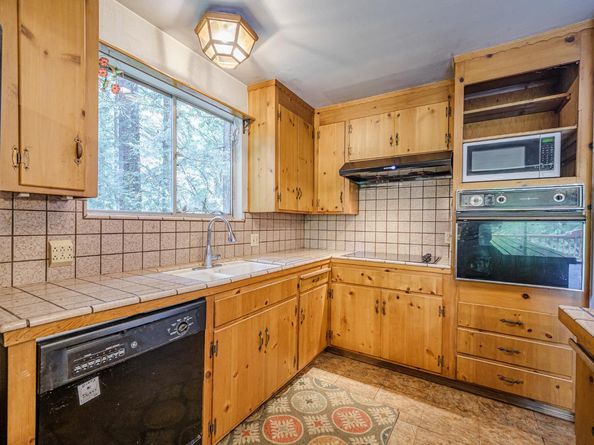 325 Woodland Drive, Scotts Valley CA 95066