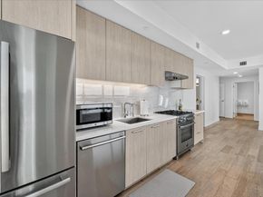 188 W Saint James Street 11101, San Jose CA 95110