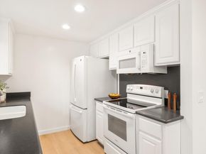 1070 Mercedes Avenue 24, Los Altos CA 94022