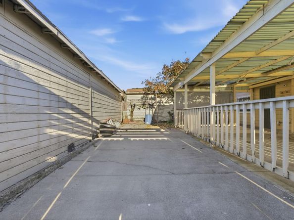 2801 Bartlett Street, Oakland CA 94602