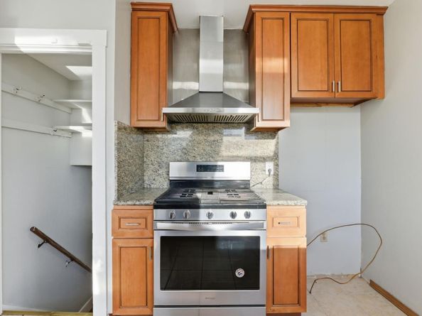 2801 Bartlett Street, Oakland CA 94602