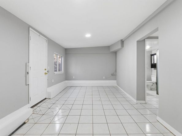 2801 Bartlett Street, Oakland CA 94602