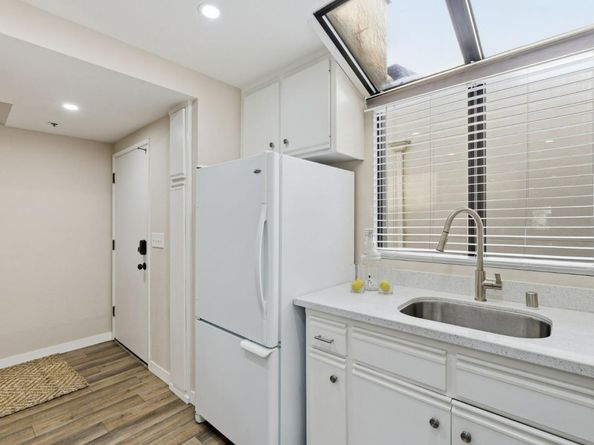 153 California Avenue F215, Palo Alto CA 94306