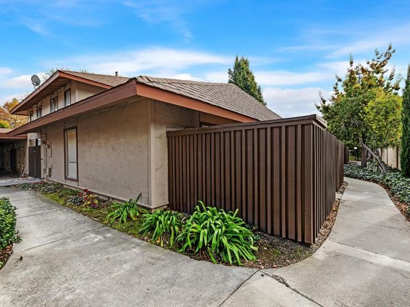 205 Red Oak Drive M, Sunnyvale CA 94086